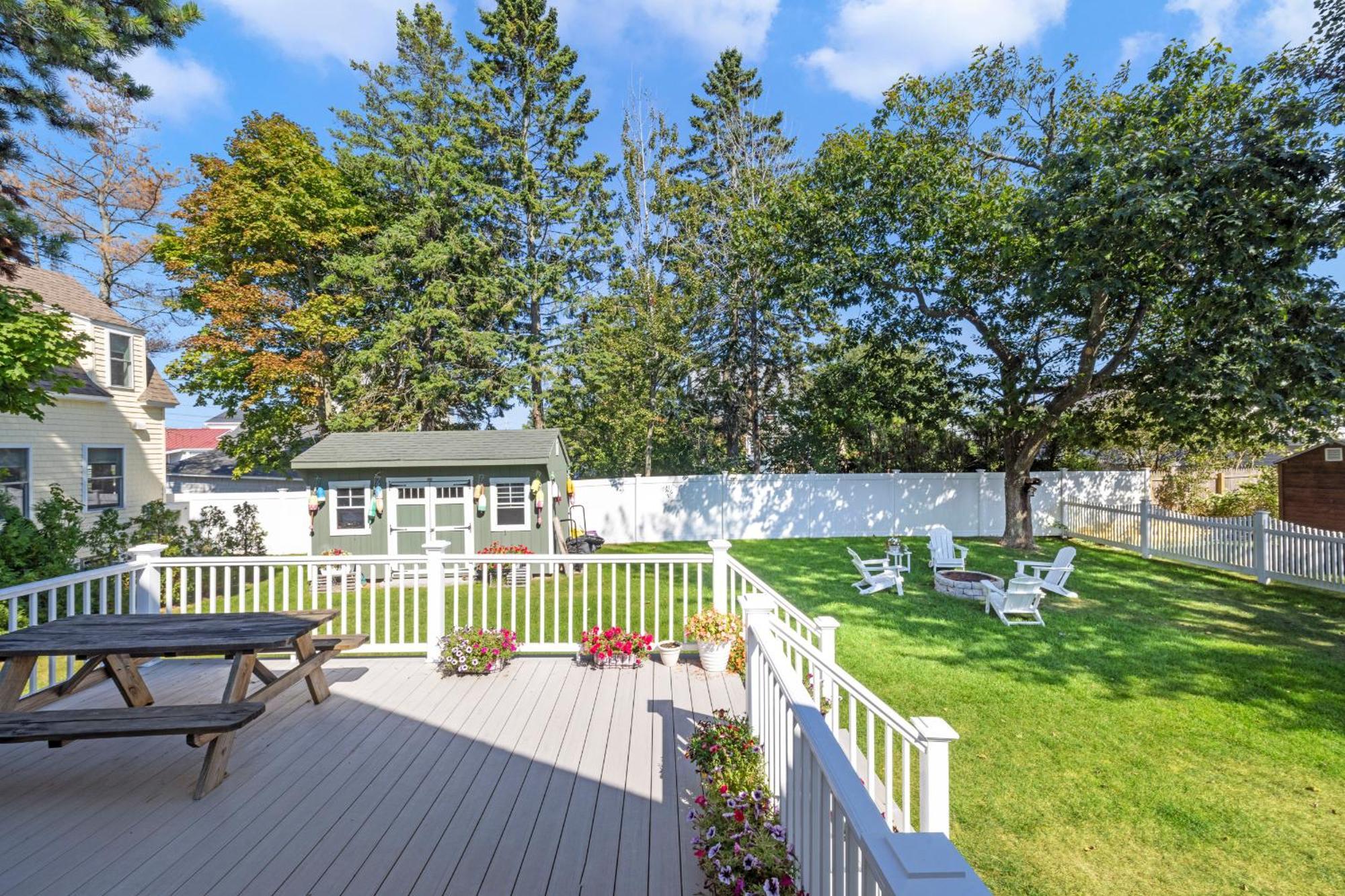 Pine Point Beach House With Deck, Fire Pit & Porch Scarborough Exteriér fotografie