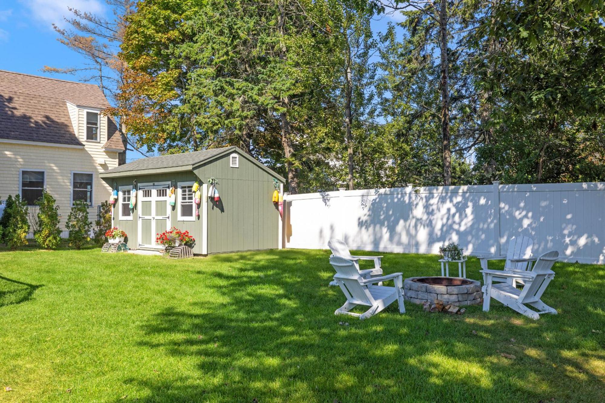 Pine Point Beach House With Deck, Fire Pit & Porch Scarborough Exteriér fotografie